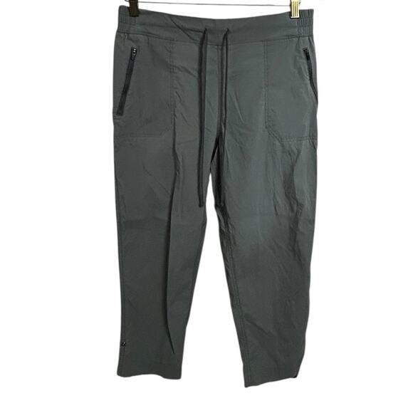 Eddie Bauer Gray Cropped Hiking Pants Sz M Outdoor Zip Pockets Elastic Waist - Picture 2 of 6